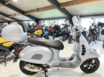 Vespa GTS Super Tech 300 inclus kit top case, Motoren, Scooter, 300 cc, Bedrijf, 1 cilinder