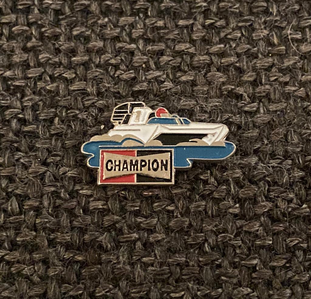 PIN - CHAMPION - SPEEDBOAT - SPEEDBOOT - VEDETTE, Envoi, Utilisé, Autres sujets/thèmes, Insigne ou Pin's