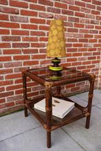 Vintage rotan bijzettafel met glasplaat, Huis en Inrichting, Ophalen, Gebruikt