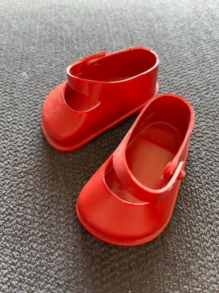 Vintage rode poppenschoenen, Verzamelen, Poppen, Verzenden
