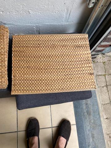 6 Sets de tables  beschikbaar voor biedingen