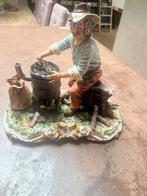 Capodimonte Kastanjebrander Porseleinen Sculptuur van Conte, Ophalen, Zo goed als nieuw