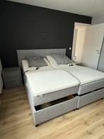 Moderne slaapkamer met elektrisch bediende boxspring, Ophalen