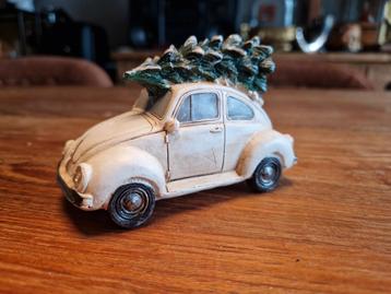 Beeldje VW Kever met kerstboom en verlichte koplampen beschikbaar voor biedingen