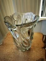 vase en verre Tchecoslovaquie - 25 cm haut - 18 cm large, Ophalen, Glas