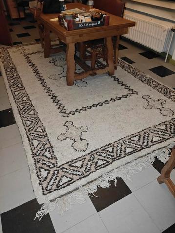 Wollen Algerijnse tapijt 200cm x 345cm beschikbaar voor biedingen