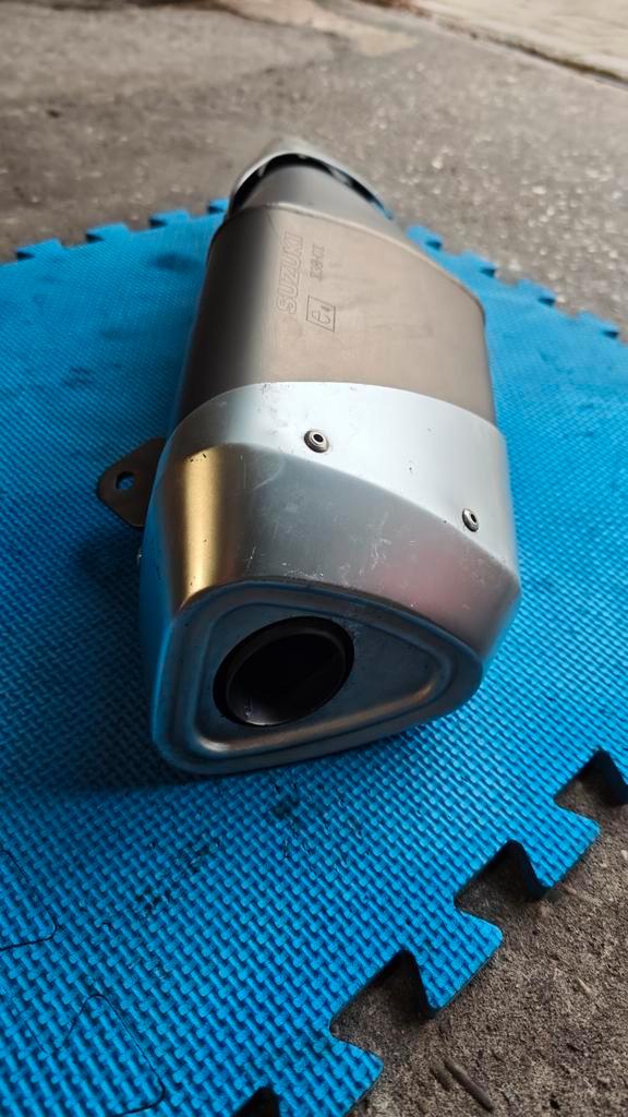 Pot d'échappement original Suzuki GSX-R, Motos, Pièces | Suzuki, Enlèvement