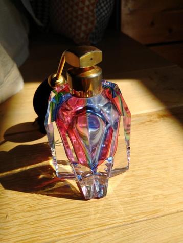 Ancien flacon vaporisateur de parfum en cristal