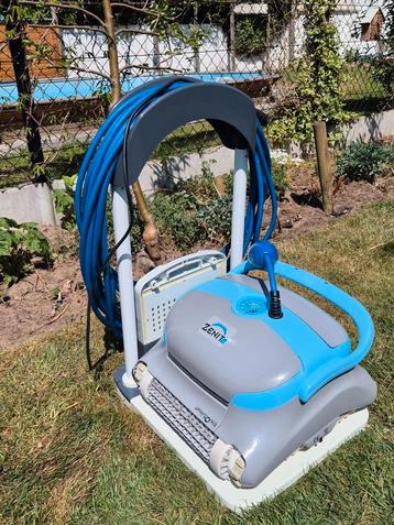 Zwembad robot dolphin 10 zenit topklasse beschikbaar voor biedingen