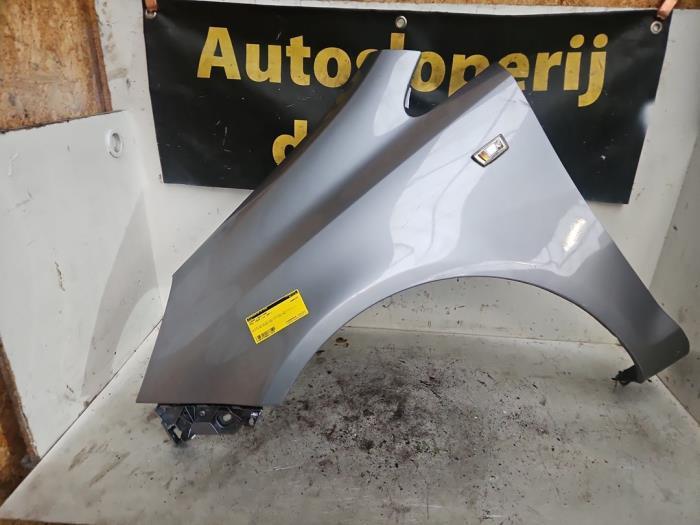 Aile avant gauche d'un Opel Corsa (Z163), Autos : Pièces & Accessoires, Carrosserie & Tôlerie, Opel, Utilisé, 3 mois de garantie