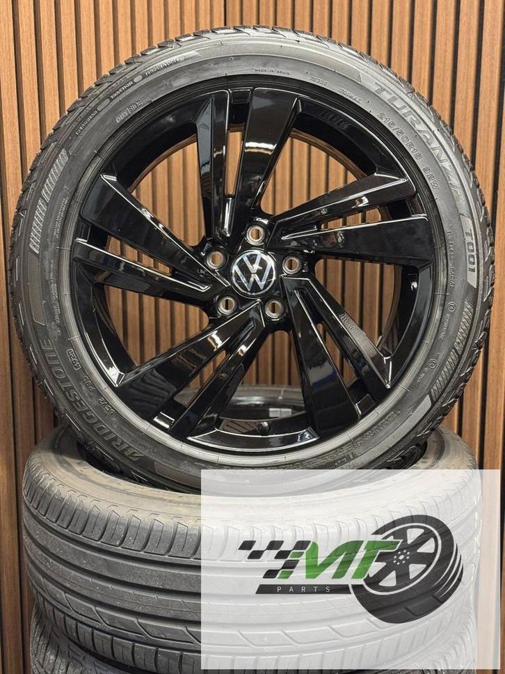 18" Vw T Roc cabrio RLine NEVADA BLACK 215 50 misano OEM, Auto-onderdelen, Banden en Velgen, Banden en Velgen, Zomerbanden, 18 inch
