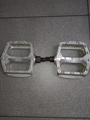 BMX pedalen en crank/bb GT beschikbaar voor biedingen