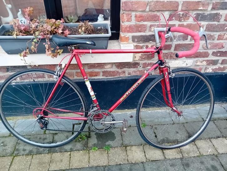 Vélo de course Peugeot vintage - Années 70/80, Vélos & Vélomoteurs, Vélos | Hommes | Vélos de sport & Vélo de randonnée, Utilisé