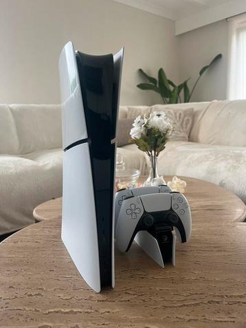 PlayStation 5 Slim Digital Edition 1TB + 2 controllers beschikbaar voor biedingen