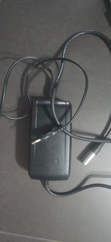 Chargeur giant d'origine  beschikbaar voor biedingen