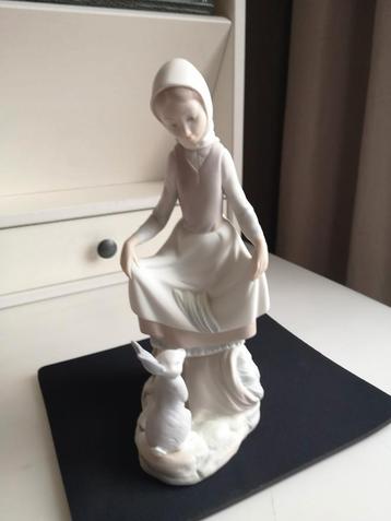 Lladro beeldje beschikbaar voor biedingen