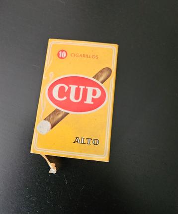 Cup cigarillos
