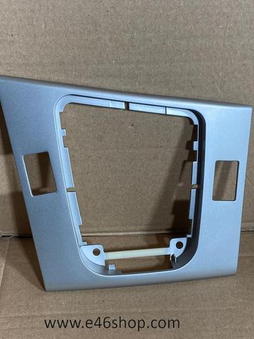 AFDEKPLAAT MIDDENCONSOLE POOK BMW E46 OE 51167052066 beschikbaar voor biedingen