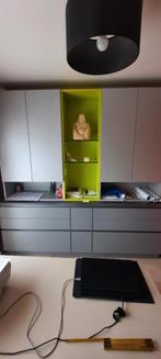 Te koop bureaumeubel met ruime kasten., Ophalen, Zo goed als nieuw, Bureau