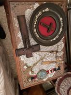 Kruisen met beeldjes erop, Antiquités & Art, Antiquités | Horloges, Enlèvement ou Envoi