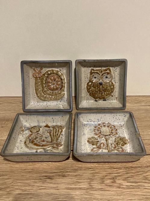 4 antieke vintage geëmailleerde bekers, Antiek en Kunst, Antiek | Keramiek en Aardewerk, Ophalen of Verzenden