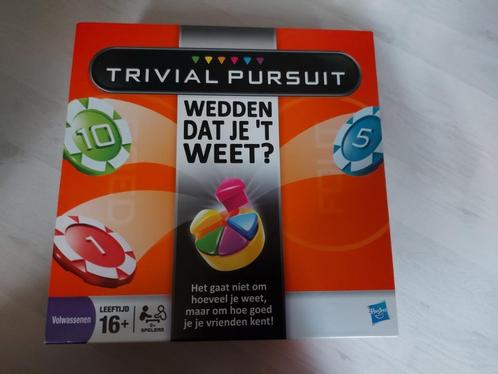 Trivial pursuit, Hobby en Vrije tijd, Gezelschapsspellen | Bordspellen, Zo goed als nieuw, Vijf spelers of meer, Ophalen of Verzenden