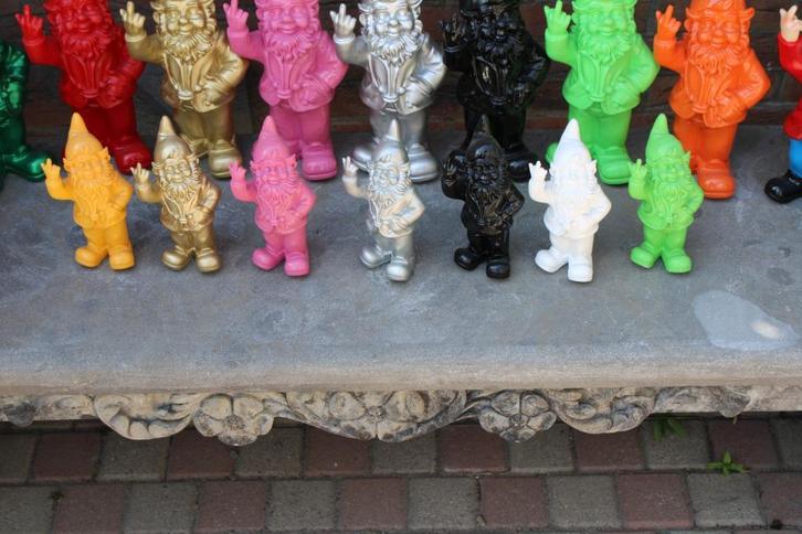 Dwergbeeld met de neukvinger, uitverkocht!, Tuin en Terras, Tuinbeelden, Nieuw, Tuinkabouter, Kunststof, Ophalen