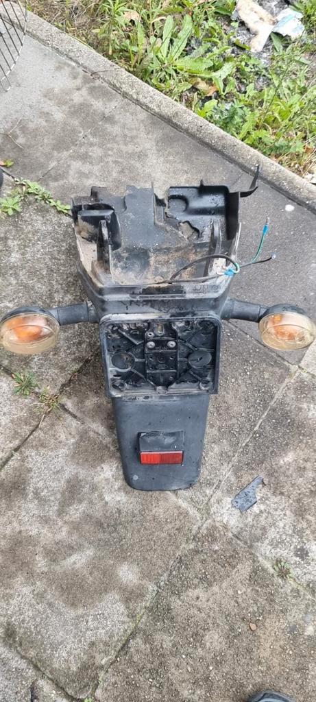 Keeway hurricane 50cc scooter knipperlichten achter en kapje, Fietsen en Brommers, Brommeronderdelen | Algemeen, Zo goed als nieuw