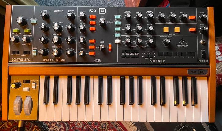 Behringer Poly D - Zo goed als nieuw + Softcase, Muziek en Instrumenten, Synthesizers, Zo goed als nieuw, Ophalen