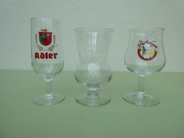 Verschillende bierglazen beschikbaar voor biedingen