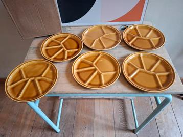 6 assiettes à  fondue en boite / 6 fondue borden in box beschikbaar voor biedingen