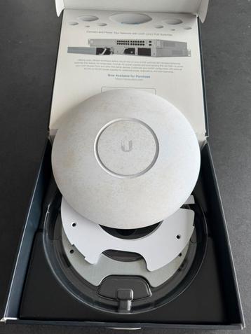 Unifi UAP-AC-PRO wifi 5 access point beschikbaar voor biedingen