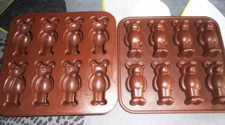 Kleine mannetjes gemaakt van ijs, chocolade..., Hobby en Vrije tijd, Taarten en Cupcakes maken, Nieuw, Bakvorm, Cupcakes, Ophalen of Verzenden