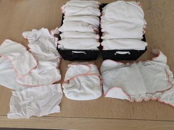 Groot pakket wasbare luiers en toebehoren, in goed staat beschikbaar voor biedingen