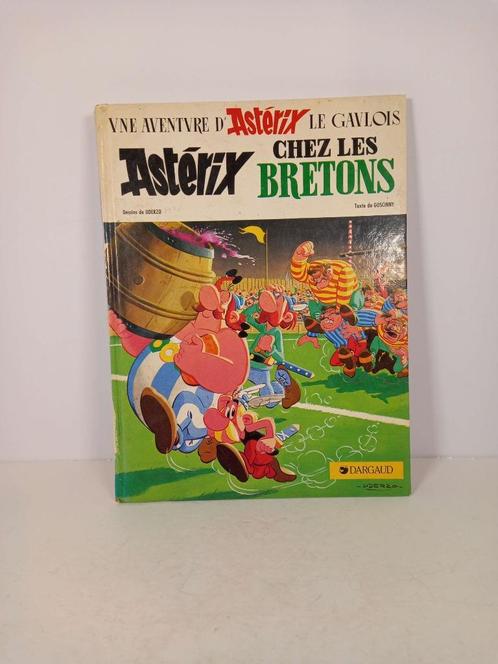 Une aventure d'Asterix le gaulois - Asterix chez les Bretons, Livres, BD, Utilisé, Une BD, Enlèvement ou Envoi