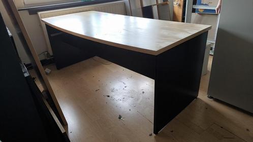 2 identieke professionele bureeltafels met extras, Huis en Inrichting, Bureaus, Gebruikt, Bureau, Ophalen