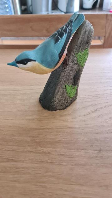 Houten beeldje Vivara boomklever beschikbaar voor biedingen