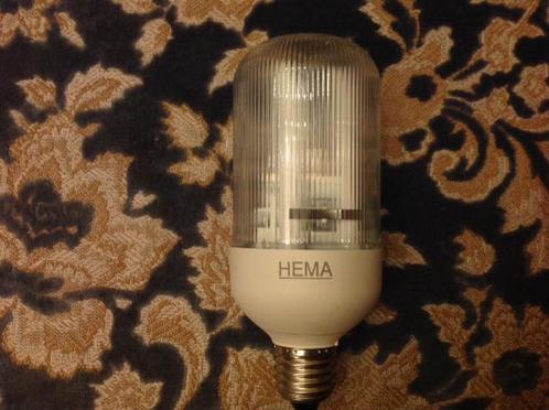 Collecte d'une nouvelle lampe à économie d'énergie 9W E27, Maison & Meubles, Lampes | Lampes en vrac, Comme neuf, Ampoule économique