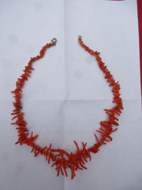 Ancien collier en corail, Bijoux, Sacs & Beauté, Colliers, Comme neuf, Pierre ou Minéral, Rouge, Enlèvement ou Envoi