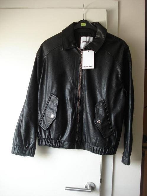 Nieuwe Bershka jas, dames/meisjes. mt M, Kleding | Dames, Jassen | Winter, Nieuw, Maat 38/40 (M), Zwart, Ophalen of Verzenden