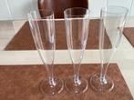 72 plastieken (champagne)fluitglazen, Ophalen, Zo goed als nieuw