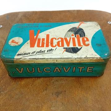Vintage blik Vulcavite beschikbaar voor biedingen