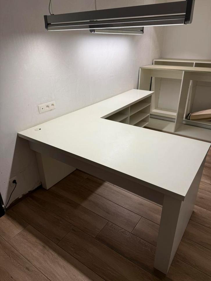 Mdf bureau, Huis en Inrichting, Bureaus, Zo goed als nieuw, Bureau, Ophalen