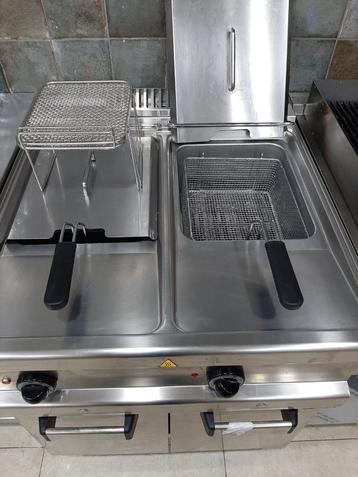 GASFRITEUSE MET OPBERGKAST EN DEUREN €2300 beschikbaar voor biedingen