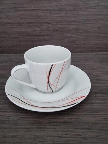 Stijlvolle porseleinen koffiekop met schotel (36delig) beschikbaar voor biedingen