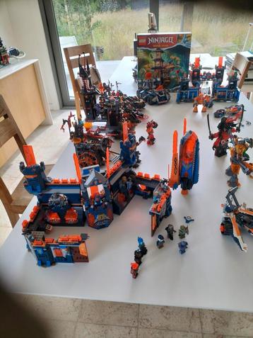 lego nexo knights  ( 2 KASTELEN verkocht ) beschikbaar voor biedingen