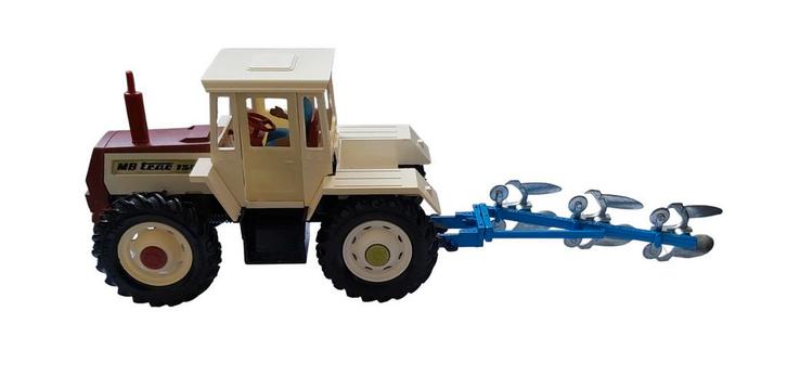 Britains 9597 witte mb trac 1500+lemken 3 schar wentelploeg, Hobby en Vrije tijd, Modelauto's | 1:32, Zo goed als nieuw, Tractor of Landbouw