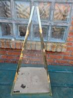 Glazen piramide voor planten of ..., Enlèvement