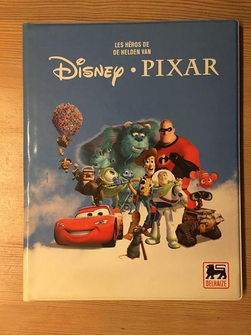 Album "Les Héros de Disney Pixar" Cartamundi, Verzamelen, Disney, Zo goed als nieuw, Papier, Kaart of Schrift, Ophalen of Verzenden