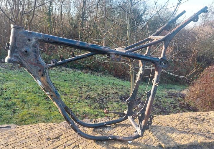 Cadre Suzuki RM 250 – Année 1983, Motos, Pièces | Suzuki, Utilisé, Enlèvement